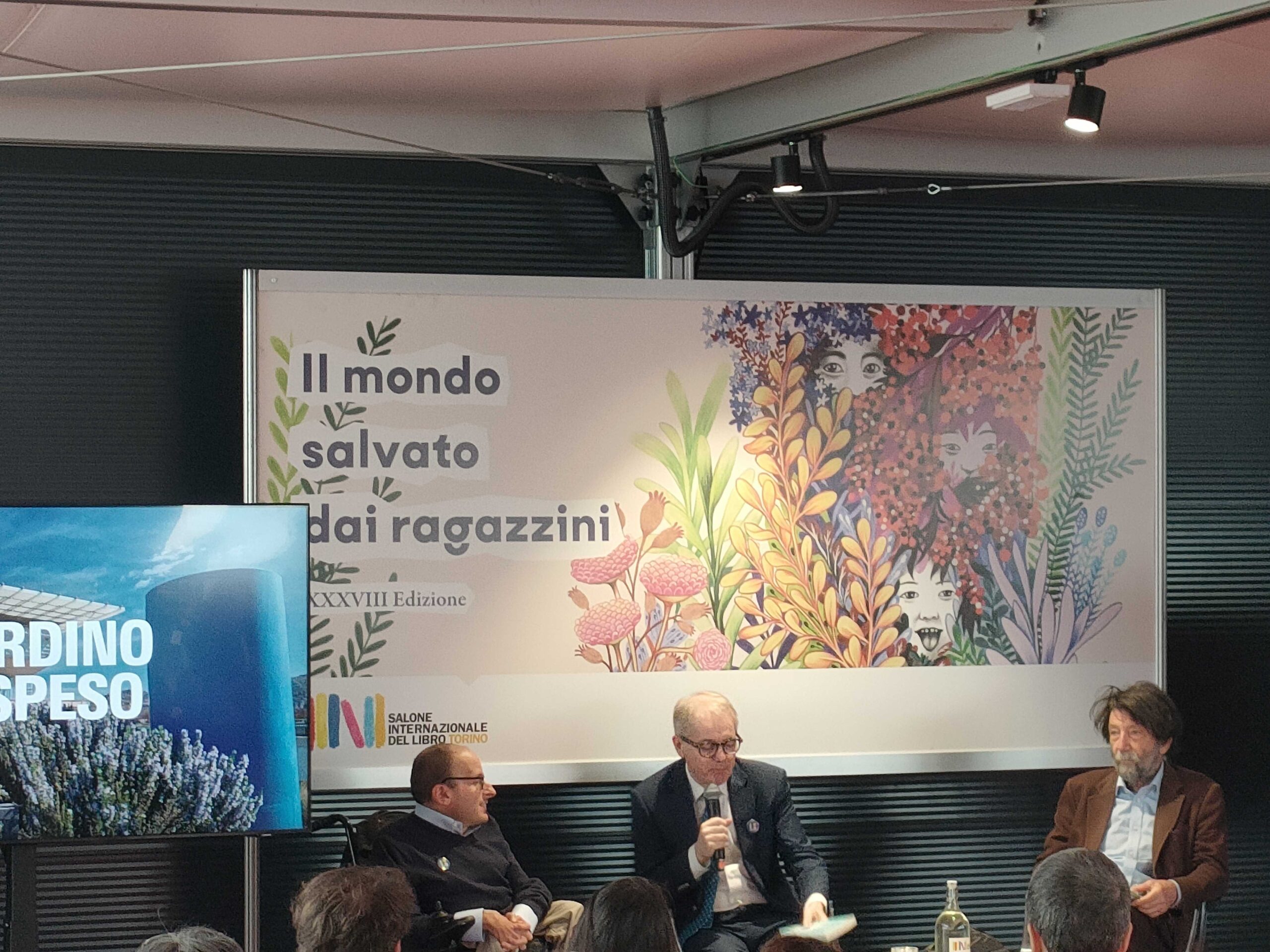 SALONE DEL LIBRO – La politica non è un laboratorio asettico