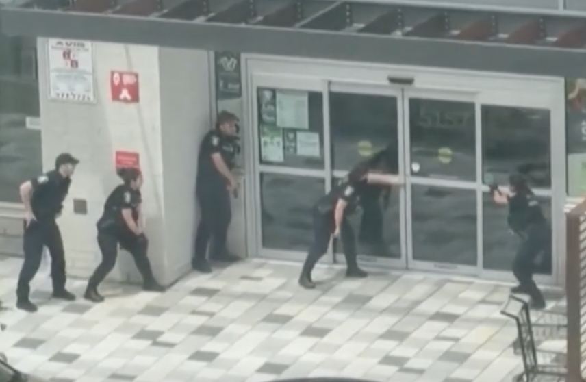 68enne ebreo e un poliziotto uccisi in un attacco