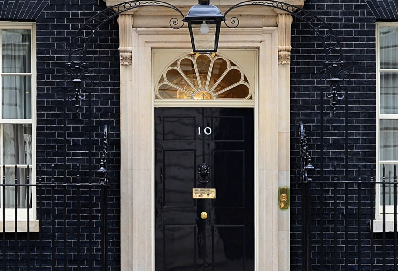 Londra mette al bando i pasdaran e i gruppi collegati
